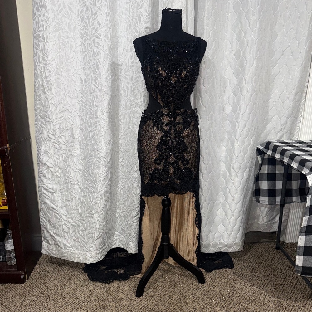 Sherri Hill 4324 Black Nude Lace Hi Low Dress Size 2 NWT Train Prom Formal Gown